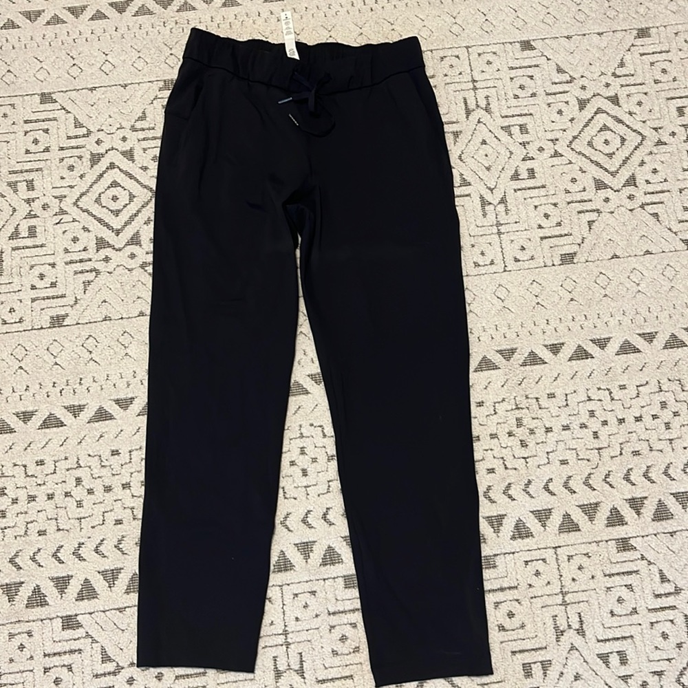 Lululemon On the go pant, black, size 6.